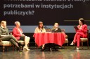 Zdjęcie z panelu dyskusyjnego pod nazwą „Nic o nas bez nas – jak poprawić doświadczenia Klientów z różnymi potrzebami w instytucjach publicznych?"